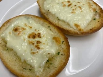 garlic bread crostini with cheese